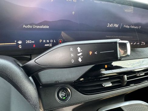 Used 2025 Buick Enclave Preferred image 26