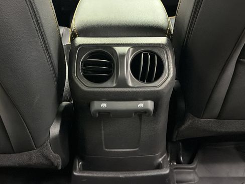 Used 2024 Jeep Wrangler Unlimited AWD/4WD image 47
