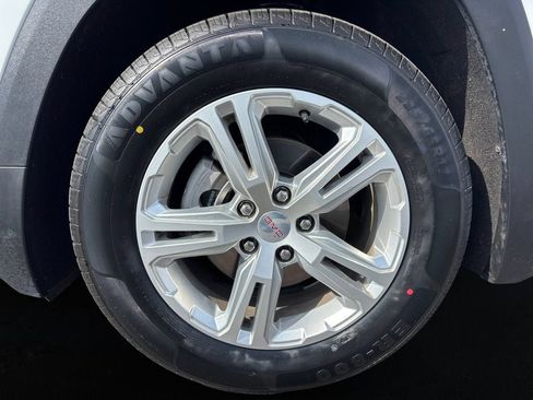 Certified 2024 GMC Terrain SLE FWD image 9