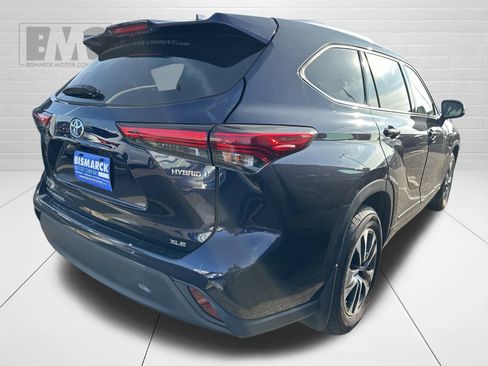 Used 2020 Toyota Highlander XLE image 5