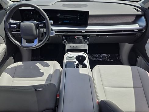 Certified 2026 Hyundai Ioniq 9 Limited AWD/4WD image 12