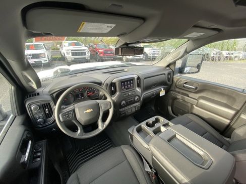 New 2025 Chevrolet Silverado 2500 Custom w/ Custom Value Package image 9