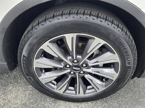 Used 2020 Lincoln Corsair Reserve w/ Equipment Group 202A image 17