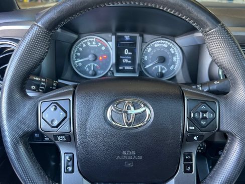 Used 2021 Toyota Tacoma TRD Off-Road w/ TRD Premium Off Road Package AWD/4WD image 23