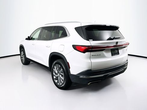 Used 2025 Buick Enclave Preferred image 5