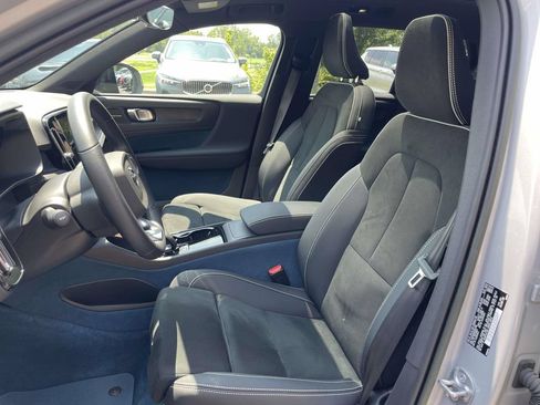 Used 2023 Volvo XC40 Recharge Ultimate AWD/4WD image 8