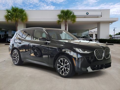 Certified 2025 BMW X3 xDrive30i w/ Premium Package AWD/4WD image 3