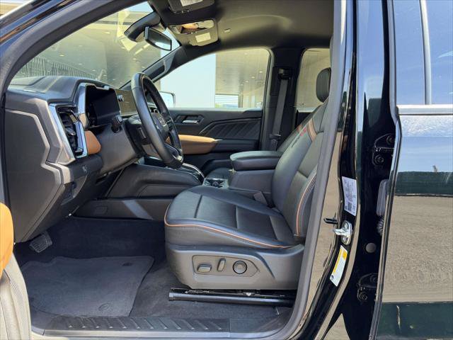 Used 2024 GMC Canyon AT4 w/ AT4 Premium Package AWD/4WD image 18