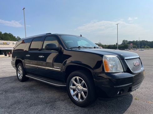 Used 2013 GMC Yukon XL Denali RWD image 5