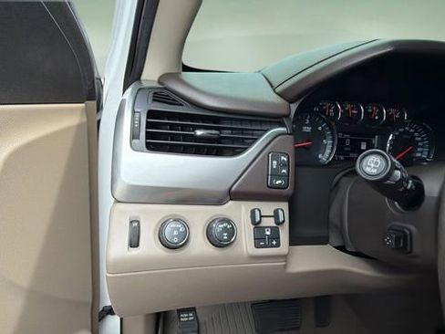 Used 2019 Chevrolet Tahoe Premier AWD/4WD image 22