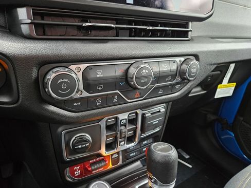 New 2026 Jeep Gladiator Willys image 19