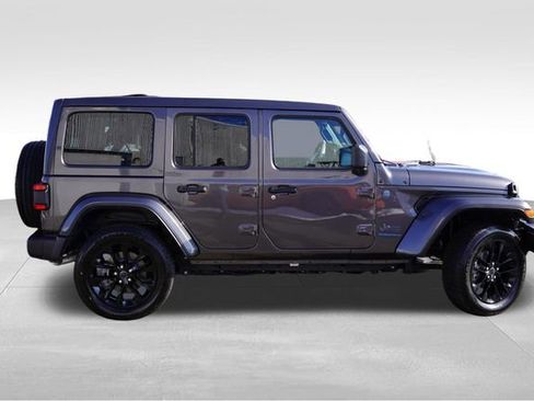 Certified 2025 Jeep Wrangler Unlimited Sahara w/ Safety Group AWD/4WD image 4