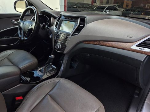 Used 2017 Hyundai Santa Fe FWD image 28