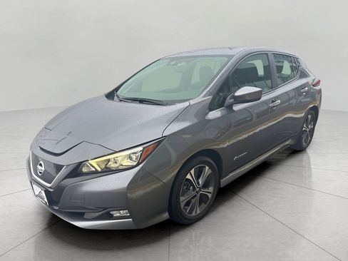 Used 2019 Nissan Leaf SV w/ SV Technology Package image 2