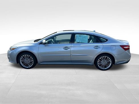 Used 2016 Toyota Avalon Limited FWD image 2