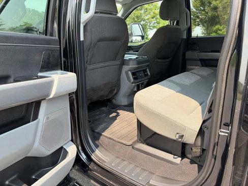 Used 2023 Ford F250 XLT w/ XLT Premium Package AWD/4WD image 11