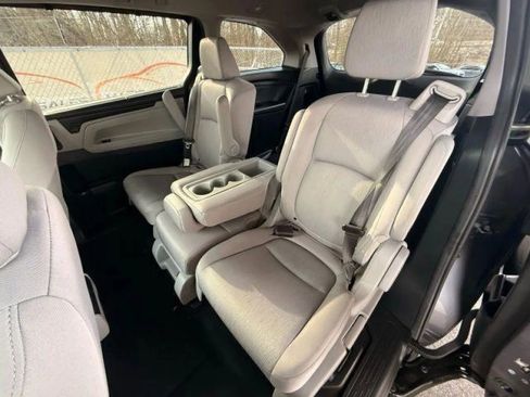 Used 2024 Honda Odyssey EX image 16
