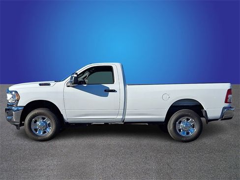 Used 2024 RAM 2500 Tradesman w/ Chrome Appearance Group image 7