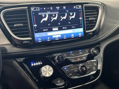 New 2027 Chrysler Pacifica Select AWD/4WD image 20