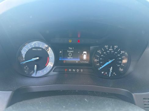 Used 2017 Ford Explorer XLT AWD/4WD image 6