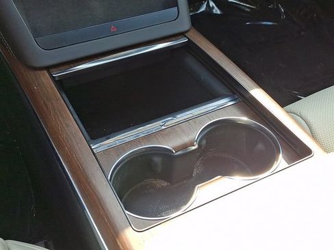 Used 2022 Tesla Model S AWD/4WD image 29