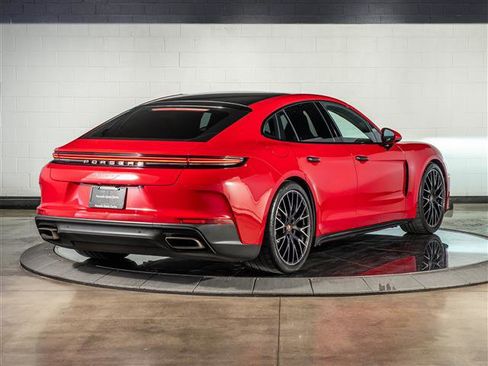 Certified 2025 Porsche Panamera image 9