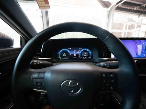 Certified 2023 Toyota Crown XLE image 16