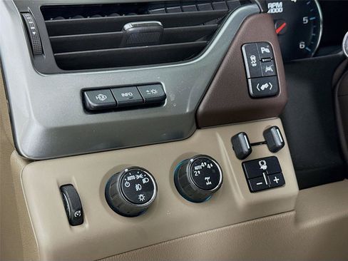 Used 2017 Chevrolet Tahoe Premier AWD/4WD image 14