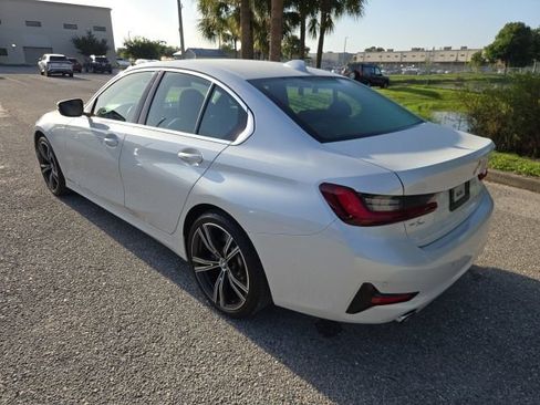 Used 2022 BMW 330i Sedan w/ Premium Package 2 RWD image 3