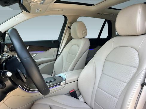 Used 2022 Mercedes-Benz GLC 300 4MATIC image 21