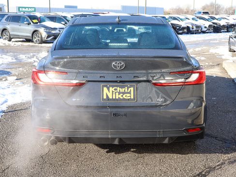Used 2025 Toyota Camry SE image 5