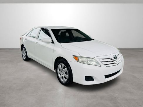 Used 2011 Toyota Camry LE FWD image 5