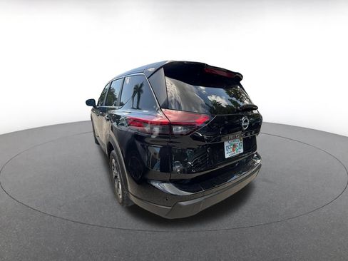 Used 2025 Nissan Rogue SV FWD image 12