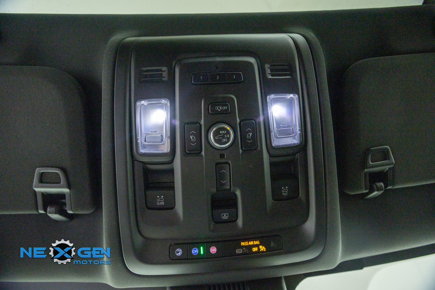 Used 2023 Chevrolet Tahoe High Country AWD/4WD image 23