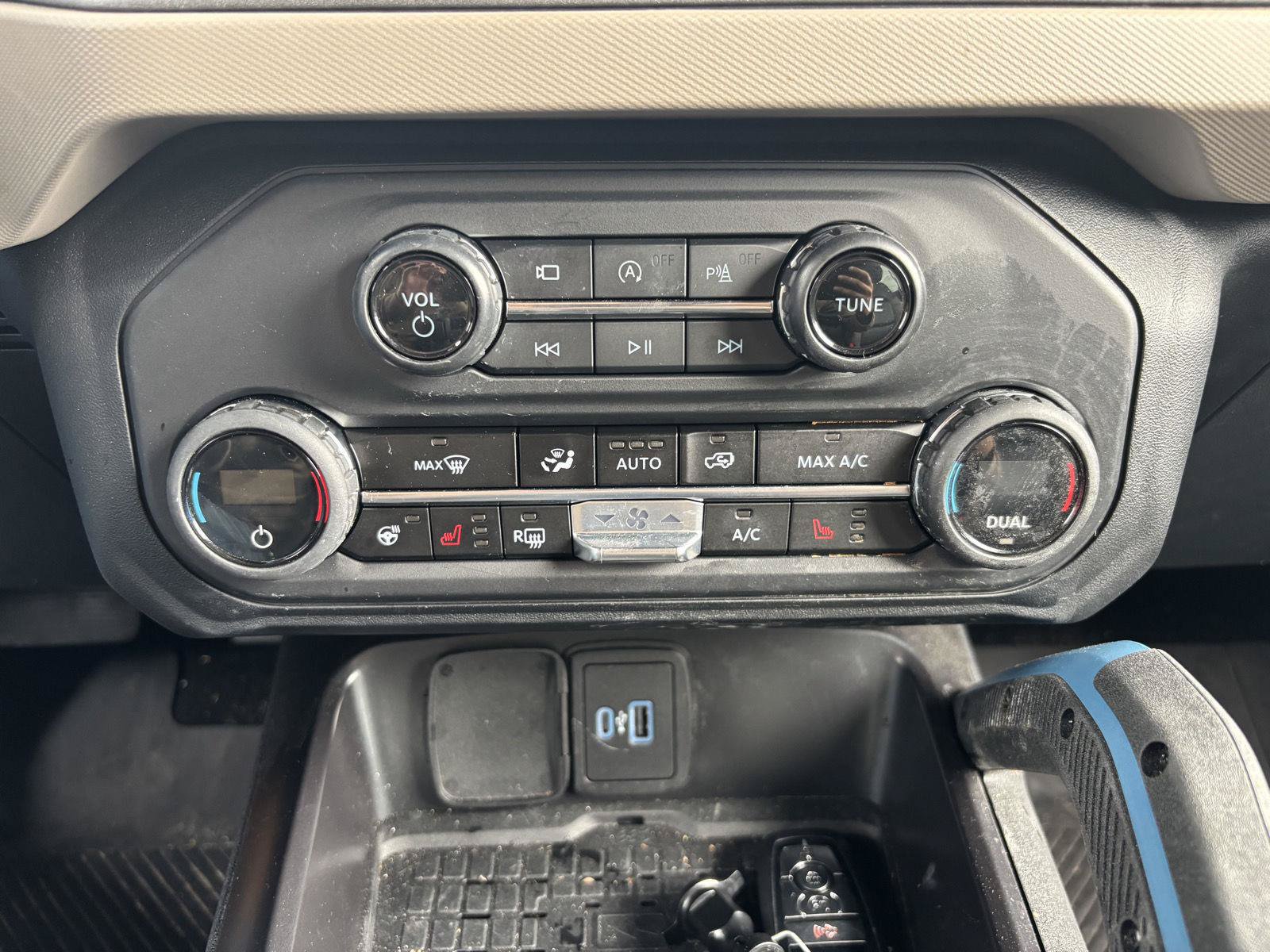Used 2024 Ford Bronco Wildtrak AWD/4WD image 25
