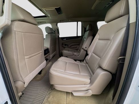Used 2018 GMC Yukon XL SLT w/ Open Road Package AWD/4WD image 32