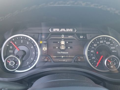 New 2026 RAM 1500 Laramie AWD/4WD image 19