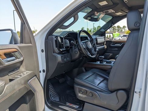 Used 2023 Chevrolet Silverado 1500 High Country w/ High Country Premium Package image 44