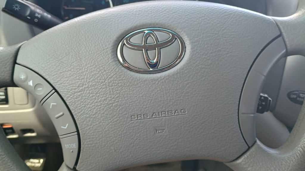 Used 2009 Toyota Sienna CE FWD image 11
