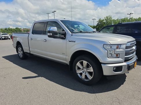 Used 2015 Ford F150 Platinum w/ Equipment Group 701A Luxury AWD/4WD image 4