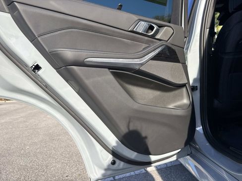 Used 2025 BMW X5 xDrive40i image 12
