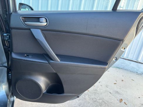 Used 2013 MAZDA MAZDA3 i SV image 30