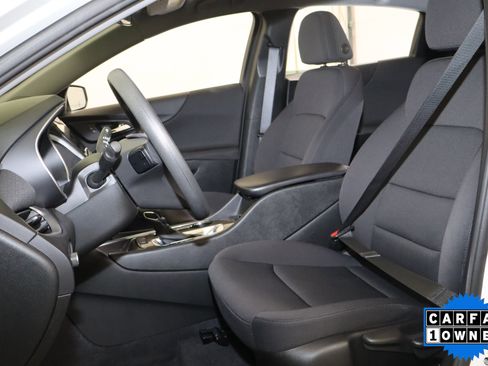 Used 2025 Volkswagen Jetta GLI Autobahn FWD image 23