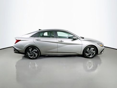 Used 2024 Hyundai Elantra Limited FWD image 7