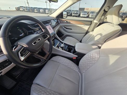 Used 2022 Jeep Grand Cherokee Summit w/ Advanced Protech Group IV image 9