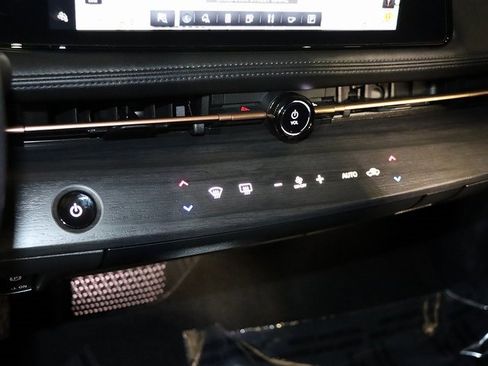 Used 2023 Nissan Ariya EVOLVE+ e-4ORCE image 20