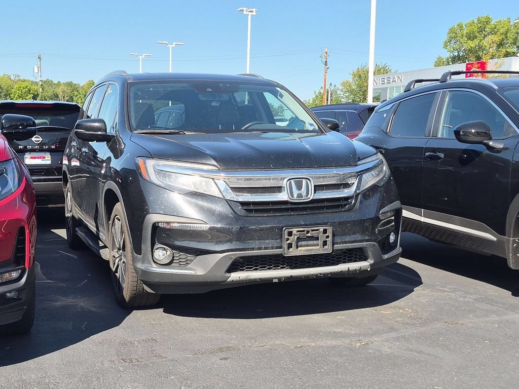 Used 2020 Honda Pilot Touring image 1