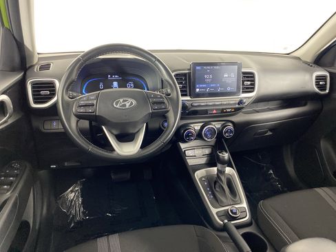 Used 2024 Hyundai Venue SEL image 34