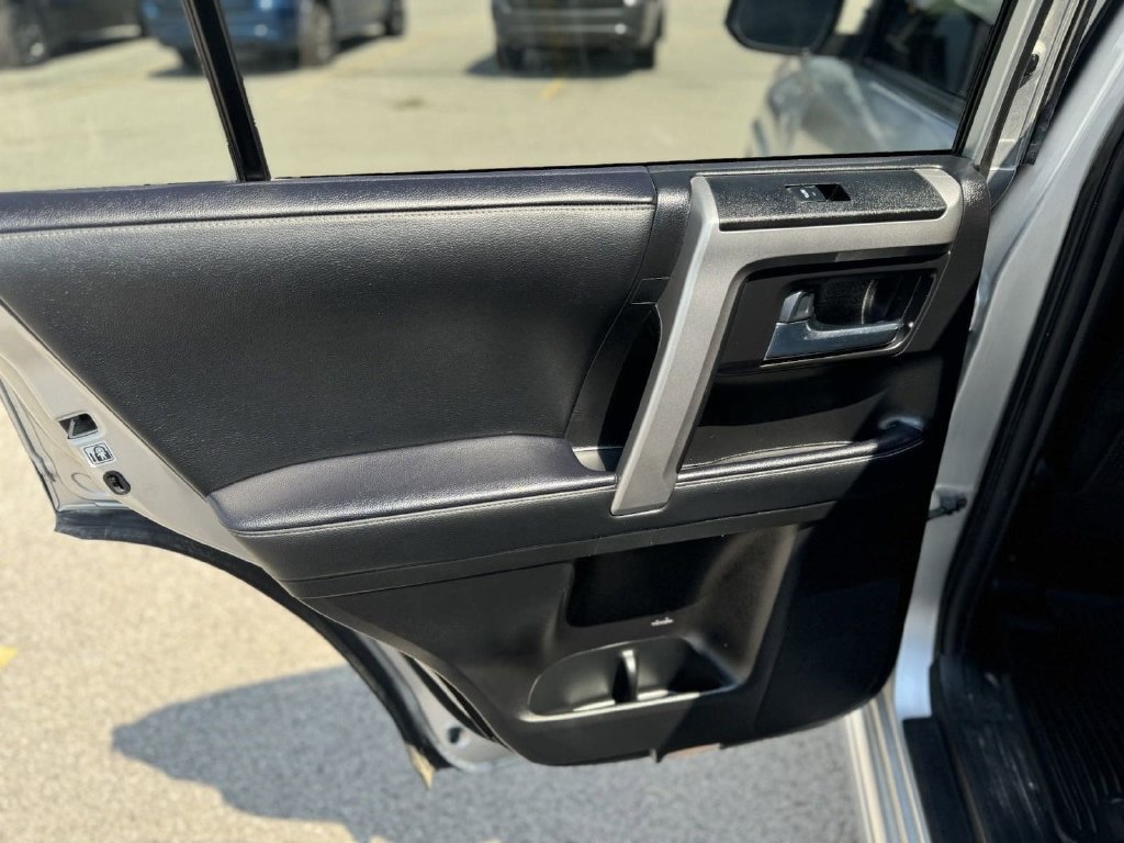 Used 2022 Toyota 4Runner TRD Sport AWD/4WD image 12