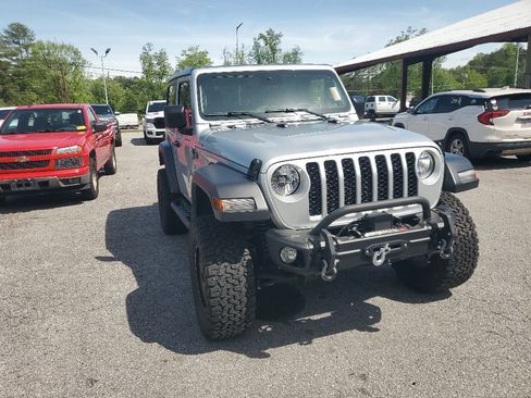 Used 2024 Jeep Wrangler Sport AWD/4WD image 6